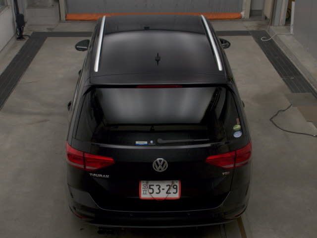 2017 Volkswagen ゴルフトゥーラン TSIコンフォートライン auction photo 7