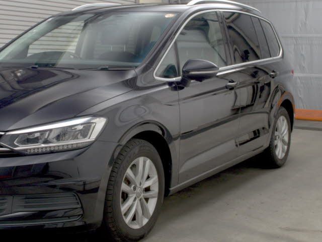 2017 Volkswagen ゴルフトゥーラン TSIコンフォートライン auction photo 4