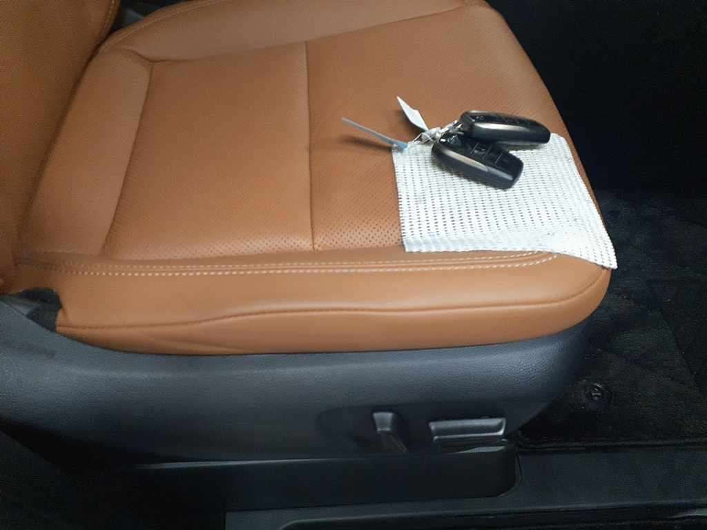 2025 Toyota Vellfire Z Premier auction photo 10
