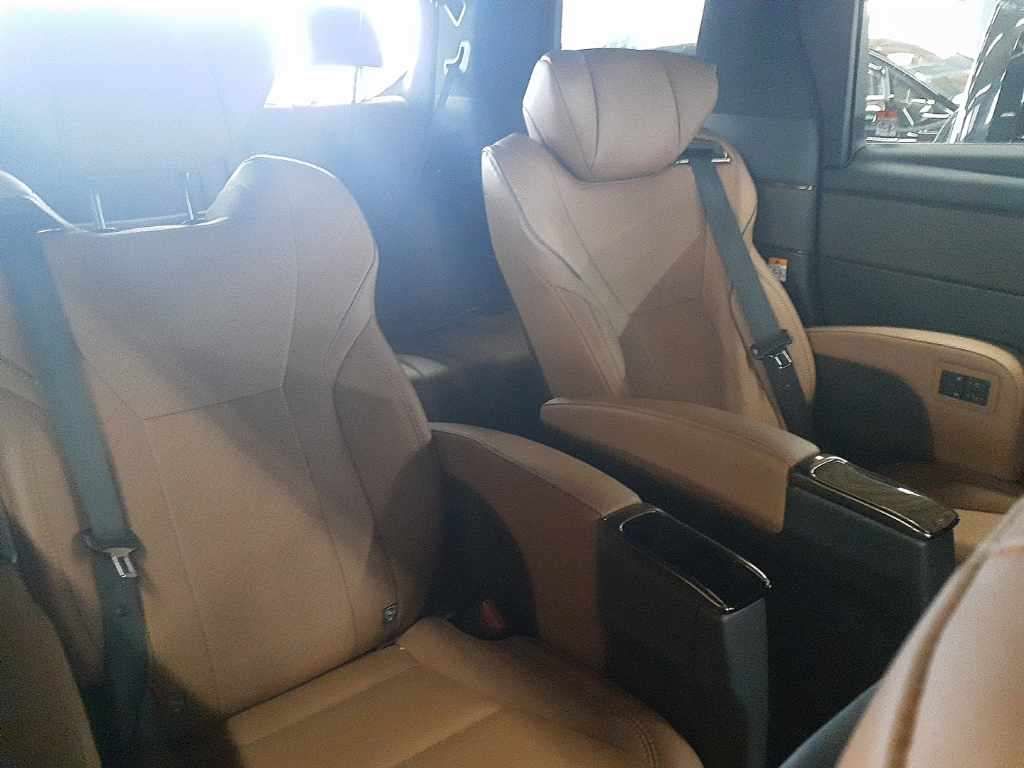 2025 Toyota Vellfire Z Premier auction photo 11