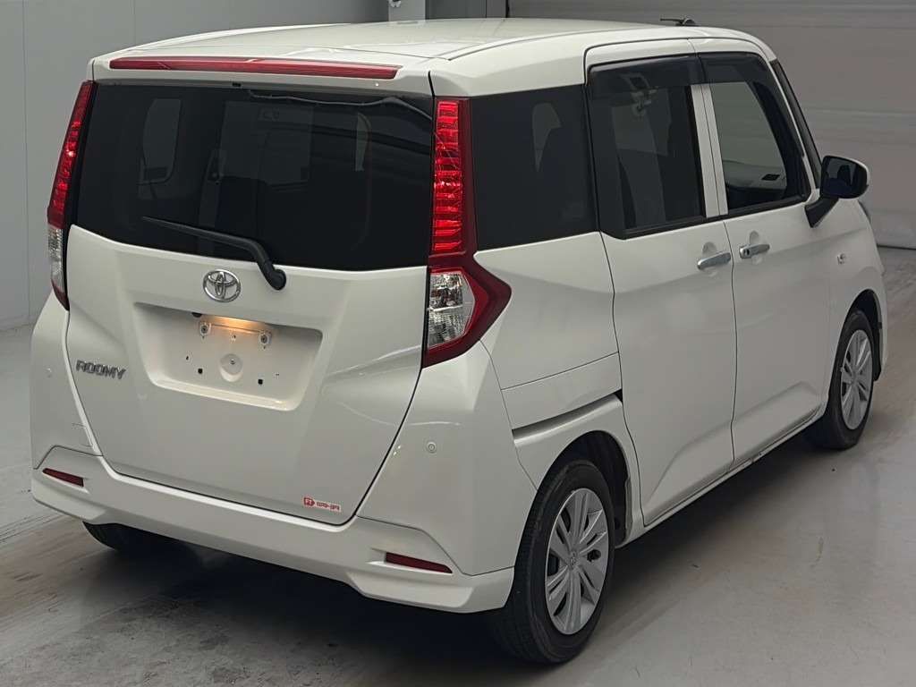 2021 Toyota Roomy X auction photo 2