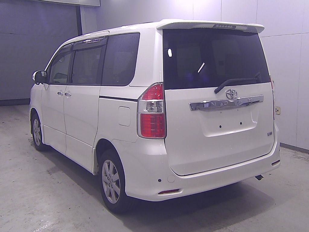 2008 Toyota Noah 4WD S Gエディション auction photo 5