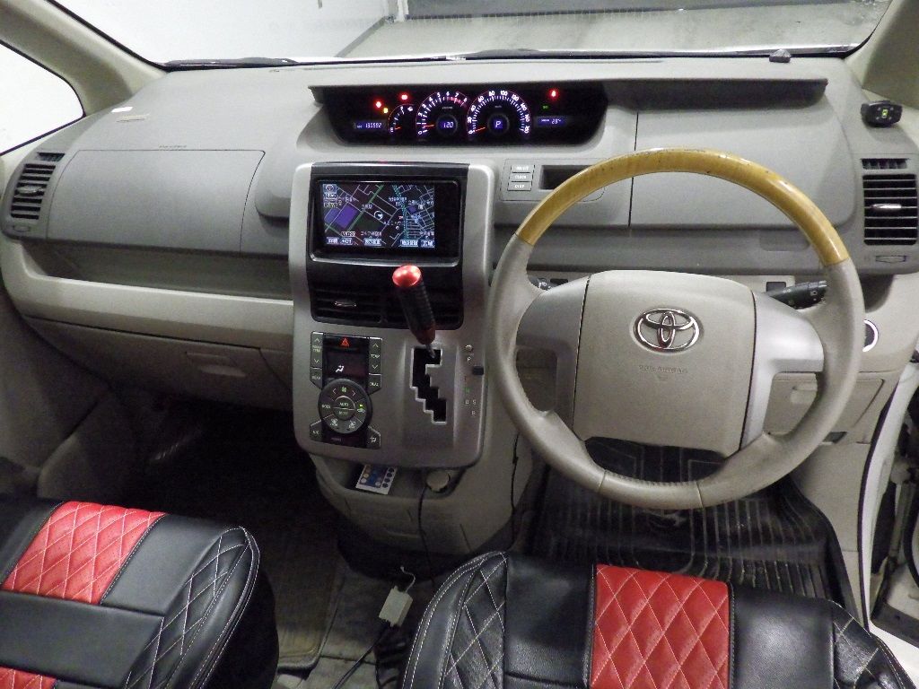 2008 Toyota Noah 4WD S Gエディション auction photo 3