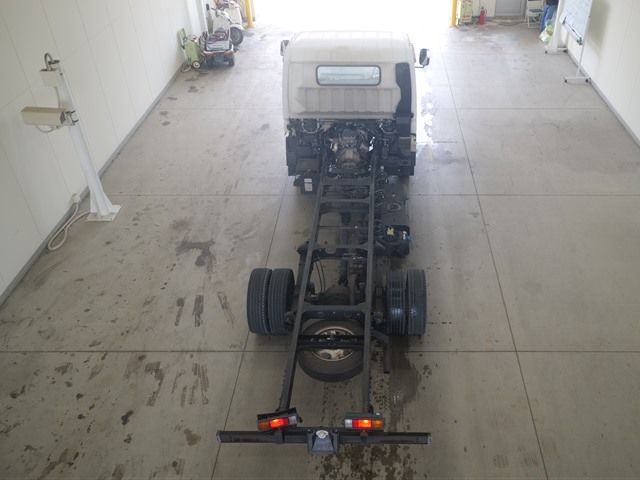 2018 Mitsubishi Fuso Canter chassis auction photo 3