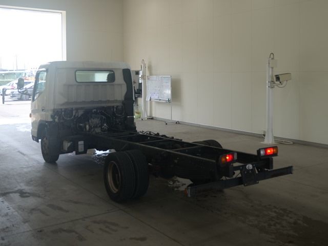 2018 Mitsubishi Fuso Canter chassis auction photo 2