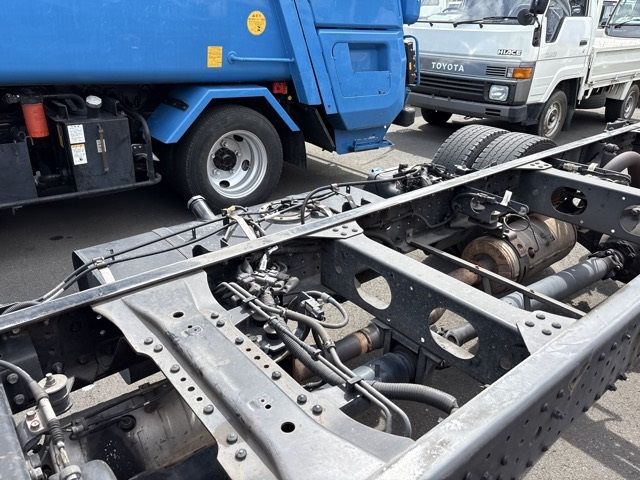 2018 Mitsubishi Fuso Canter chassis auction photo 18