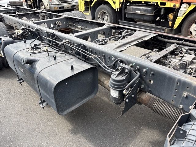 2018 Mitsubishi Fuso Canter chassis auction photo 17