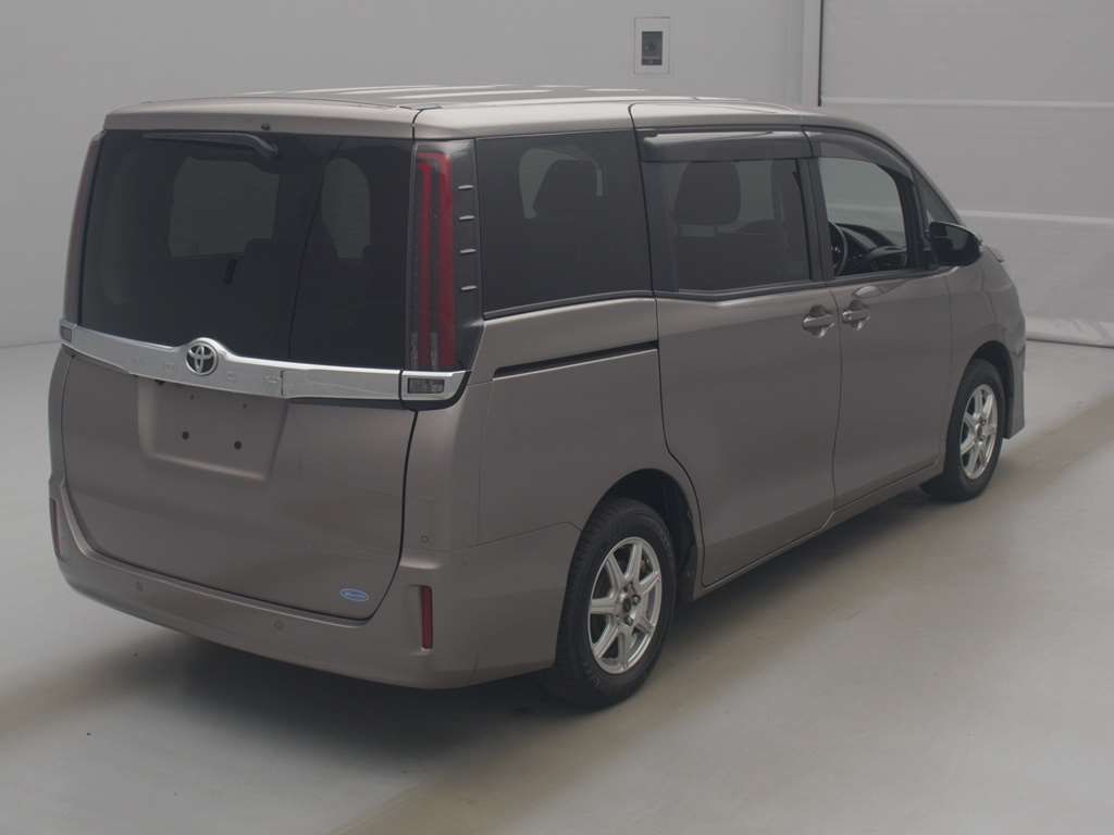 2021 Toyota Noah X auction photo 2