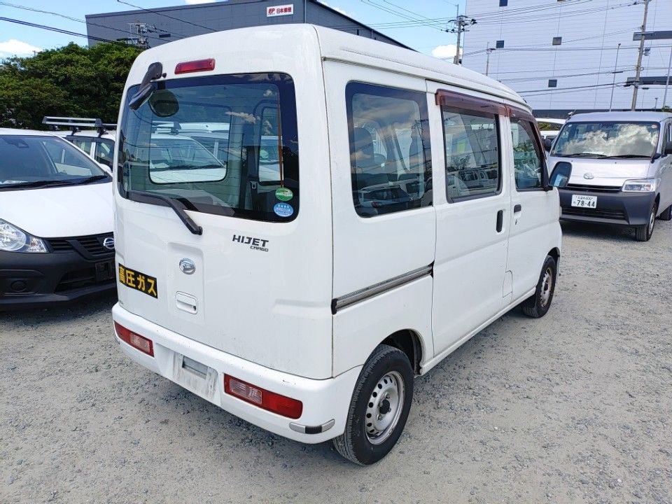 2016 Daihatsu ハイゼット カーゴ auction photo 2