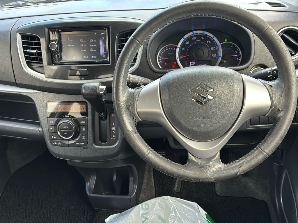 2013 Suzuki Wagon R スティングレーX auction photo 3