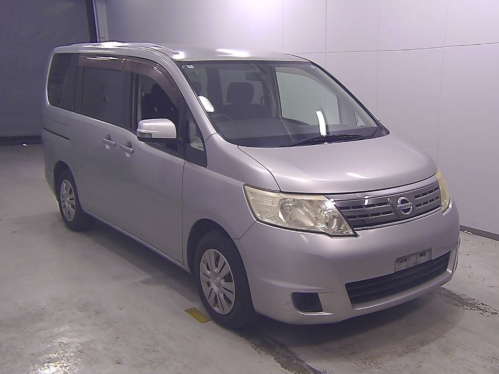 2008 Nissan Serena 20S Japan auction vehicle