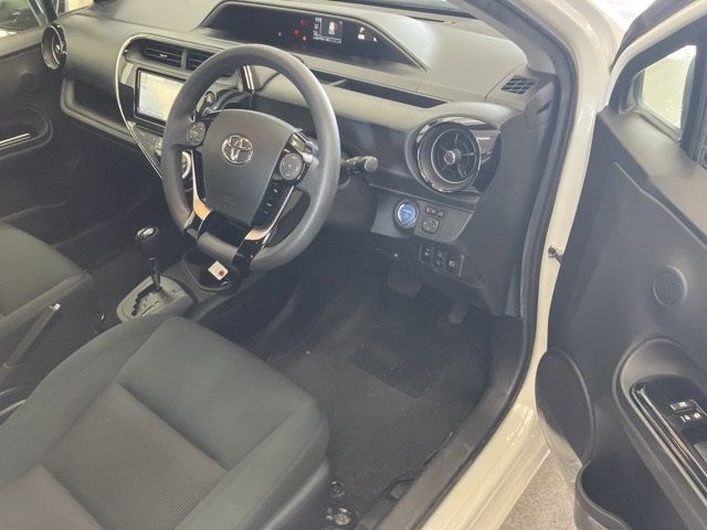 2018 Toyota Aqua S Style Black auction photo 4