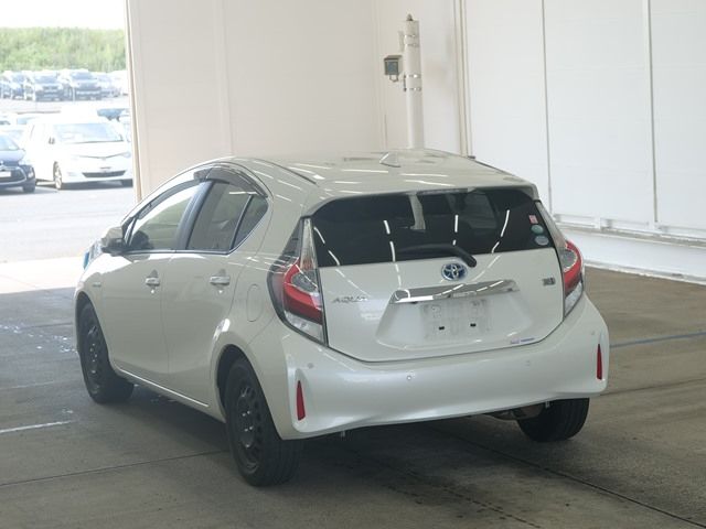 2018 Toyota Aqua S Style Black auction photo 2