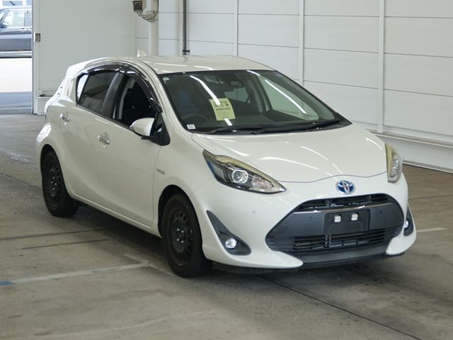 2018 Toyota Aqua S Style Black Japan auction vehicle