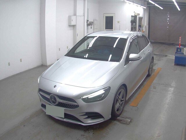 2019 Mercedes-Benz B-Class B180 AMG Line auction photo 4