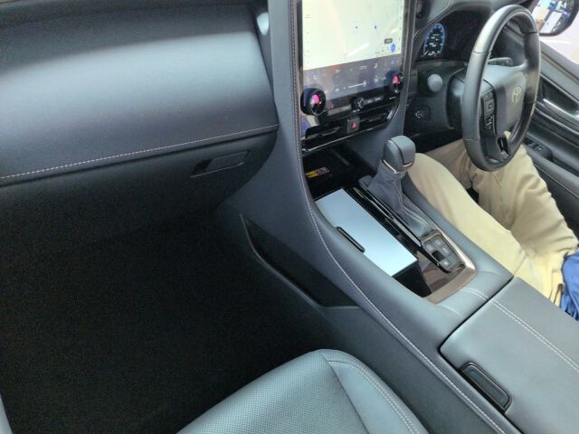 2024 Toyota Alphard Z auction photo 3