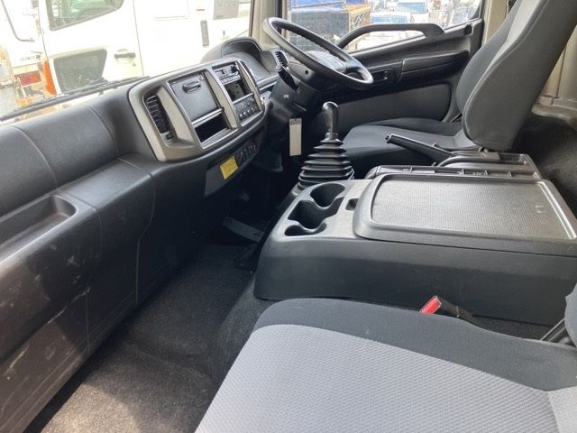2015 Hino Ranger アルミウイング PG auction photo 5