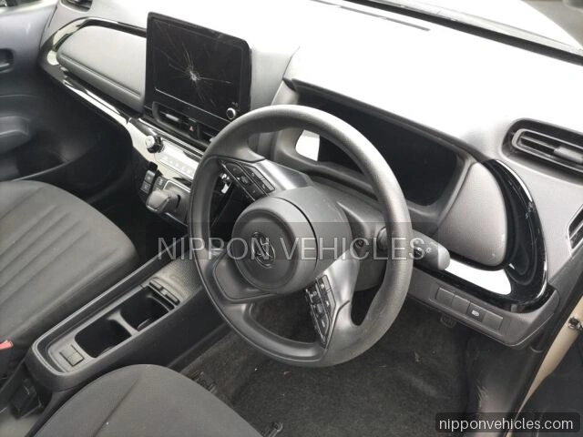2026 Toyota Aqua X auction photo 3