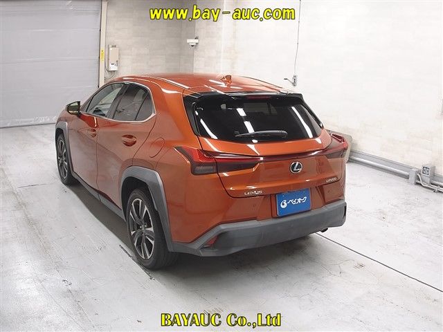 2022 Lexus UX UX200 Version C auction photo 2