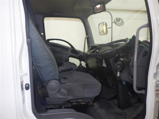 2011 Isuzu Forward 冷蔵・冷凍車 auction photo 6