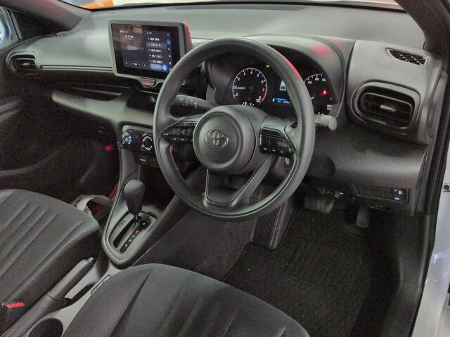 2025 Toyota Yaris X auction photo 3