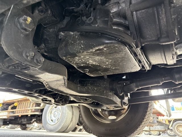 2013 Isuzu Elf Loader 4WD auction photo 11