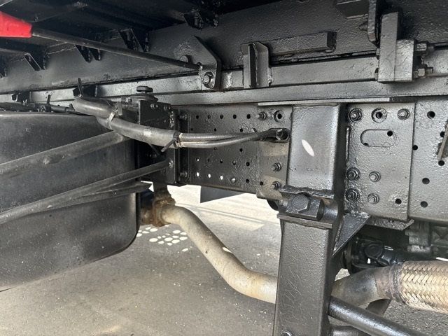 2013 Isuzu Elf Loader 4WD auction photo 17