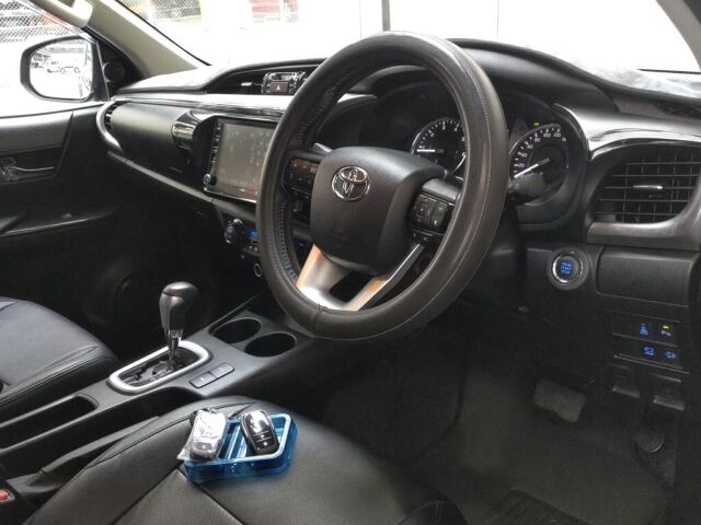 2024 Toyota Hilux Z 4WD auction photo 3