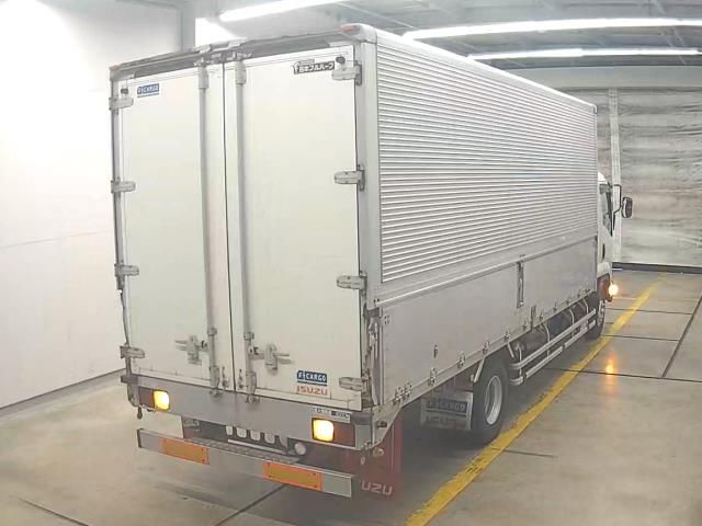 2009 Isuzu Forward Wing auction photo 2