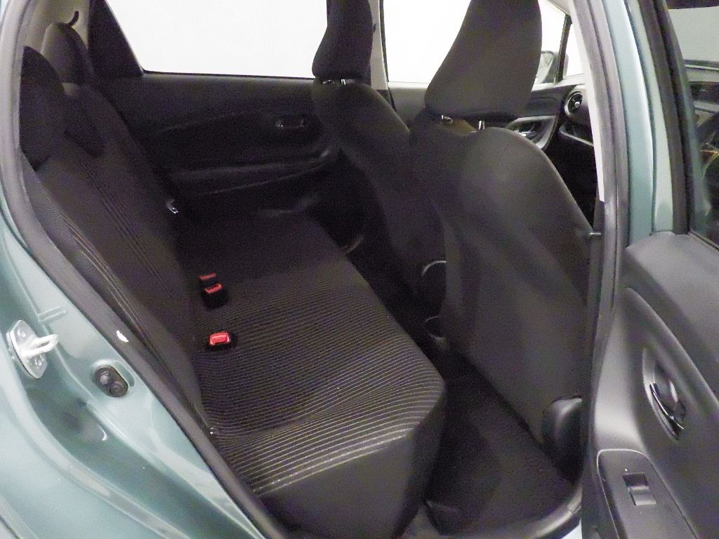 2016 Toyota ヴィッツ 5HB ジュエラ auction photo 7