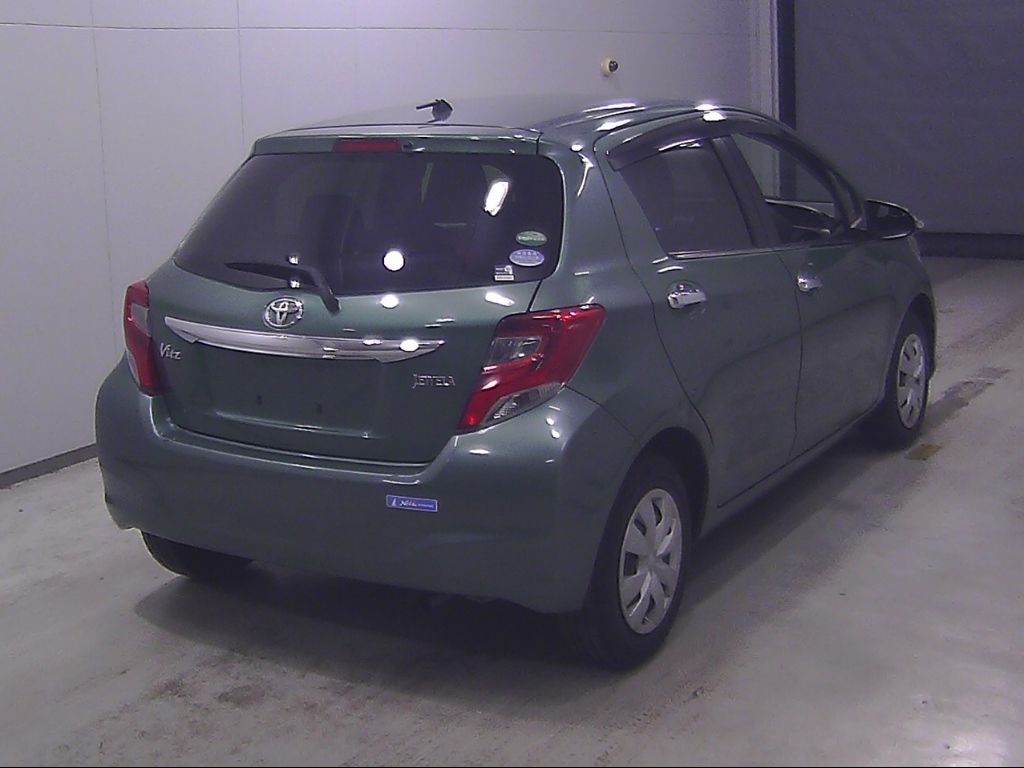 2016 Toyota ヴィッツ 5HB ジュエラ auction photo 2