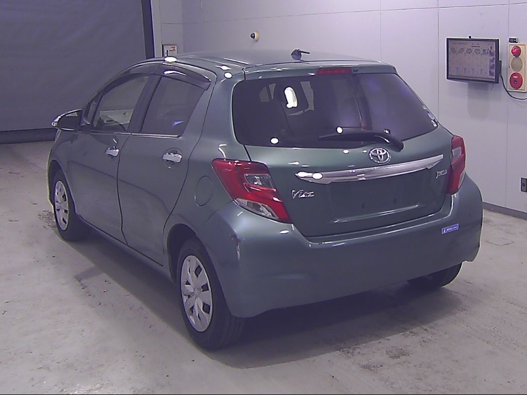 2016 Toyota ヴィッツ 5HB ジュエラ auction photo 5