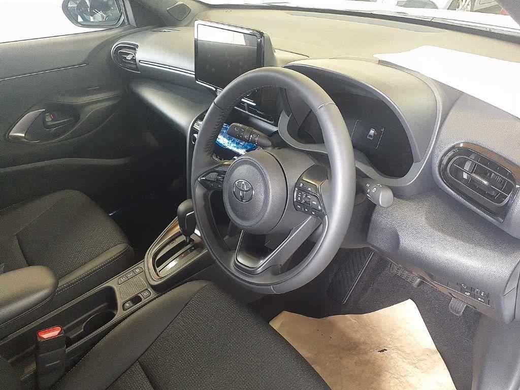 2025 Toyota Yaris Cross ハイブリッドZ auction photo 9