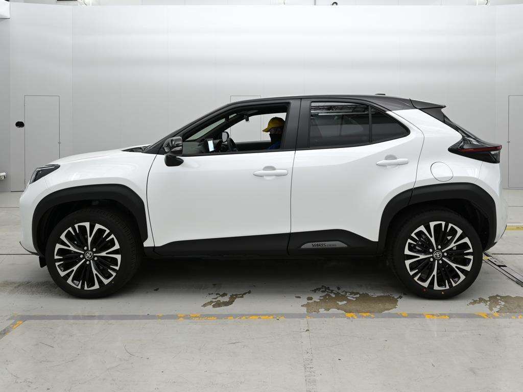 2025 Toyota Yaris Cross ハイブリッドZ auction photo 4