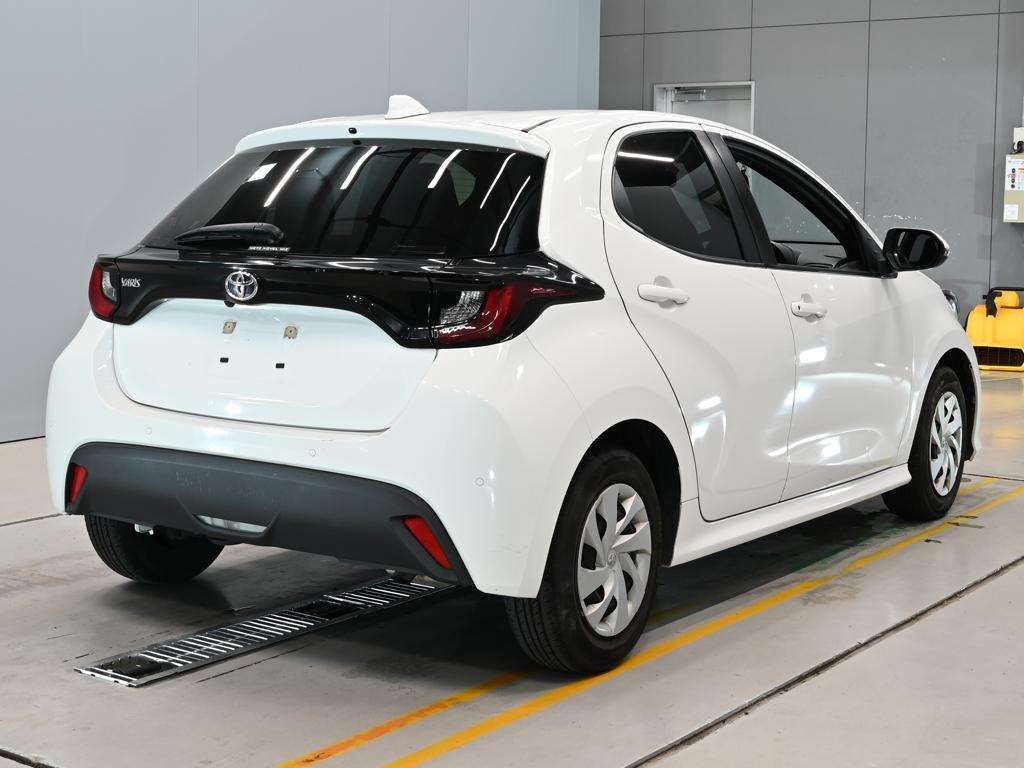 2021 Toyota Yaris X auction photo 2