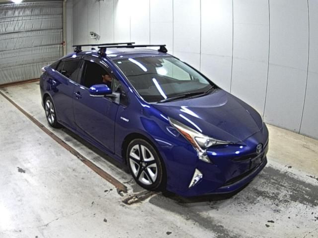 2015 Toyota Prius S Japan auction vehicle