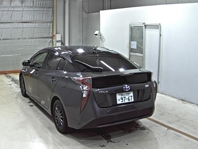2016 Toyota Prius S auction photo 2