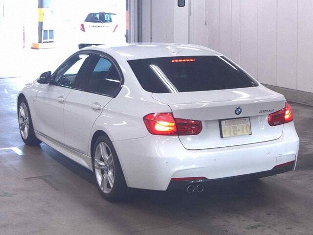 2017 BMW 3 Series 320D M Sport auction photo 2
