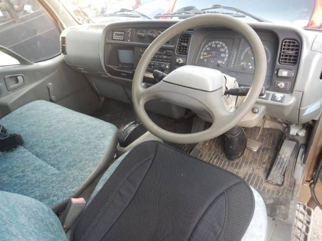 2000 Mitsubishi Fuso Canter Van auction photo 2