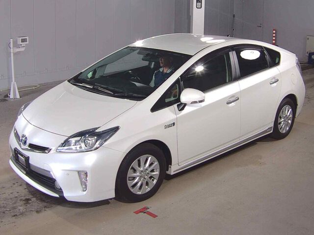 2014 Toyota Prius PHEV S auction photo 4