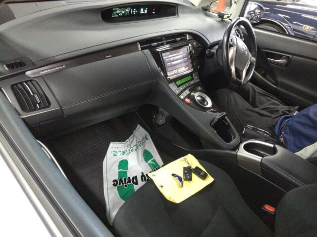 2014 Toyota Prius PHEV S auction photo 3