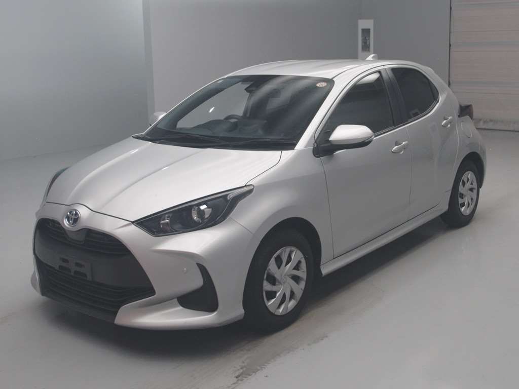 Japan Auction Vehicles 4 2021 Toyota Yaris Hybrid X auction photo