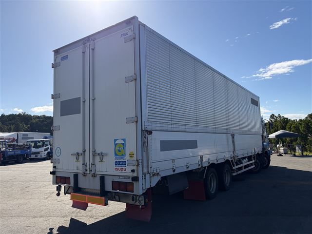 2010 Isuzu ウィング auction photo 2