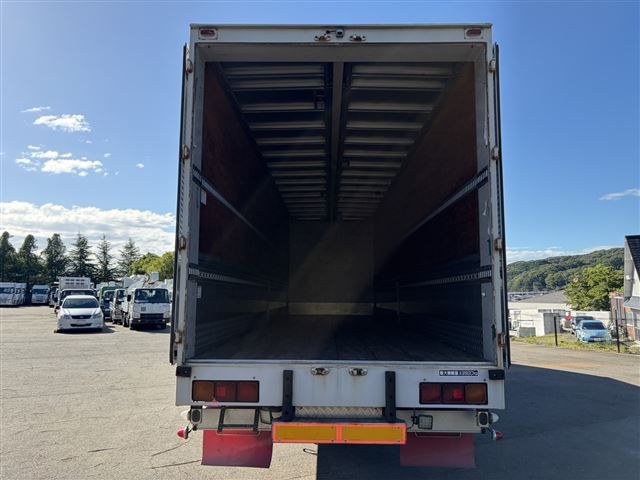 2010 Isuzu ウィング auction photo 4