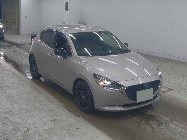 2022 Mazda 2 15SブラックトーンED Japan auction vehicle