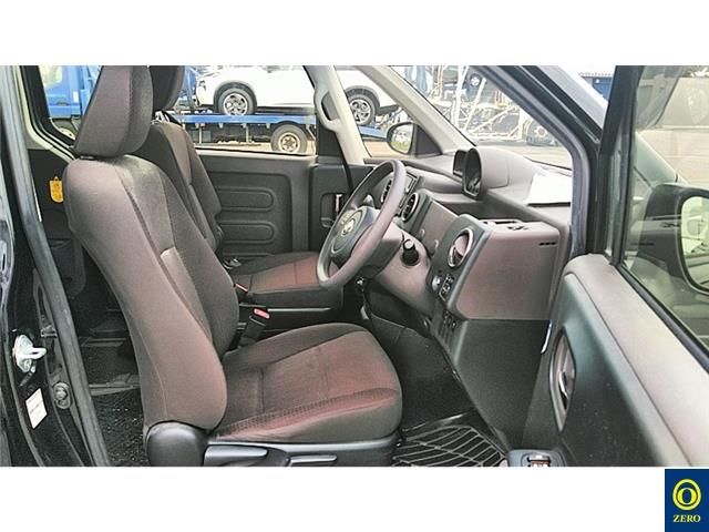 2014 Toyota Porte auction photo 7