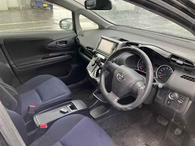 2014 Toyota Wish 1.8S auction photo 3
