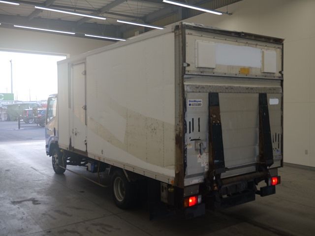 2011 Isuzu Elf バン 4WD.PG auction photo 2