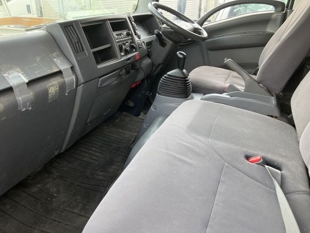 2011 Isuzu Elf バン 4WD.PG auction photo 5