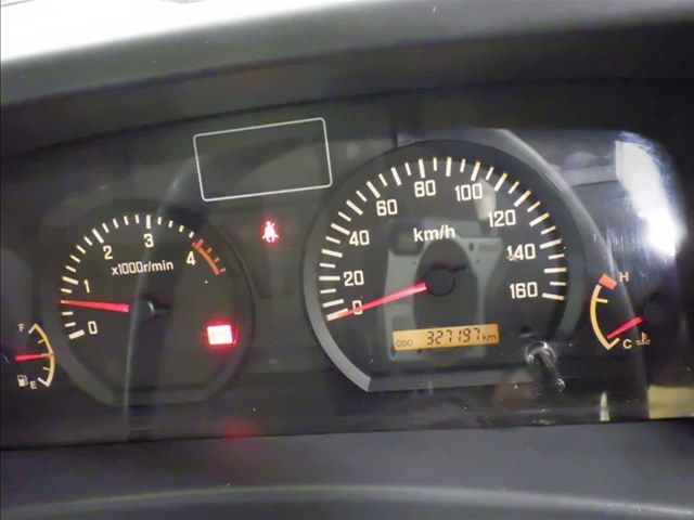 2017 Isuzu Elf Van auction photo 7
